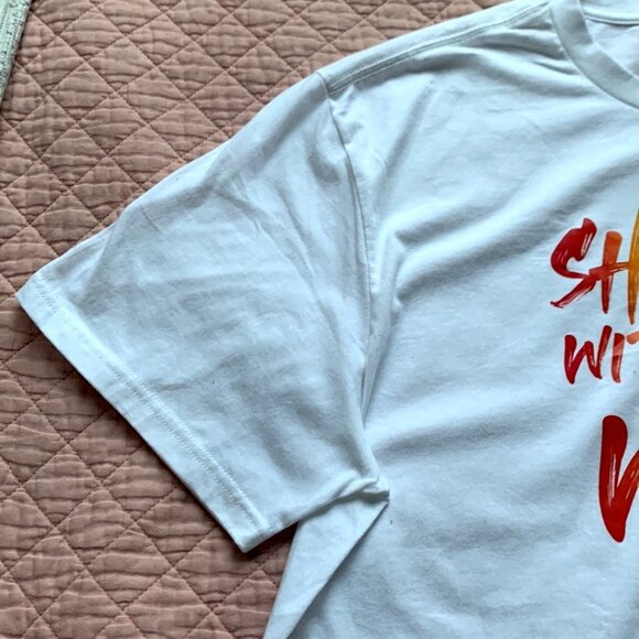 VINTAGE - Oregon Ravens: She Flies With Her Own Wings rainbow t-shirt -NEW- 2XL - Picture 4 of 8